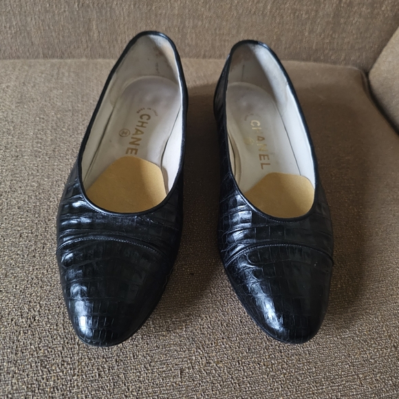Chanel Vintage Alligator Pumps Size 37 - Picture 3 of 11
